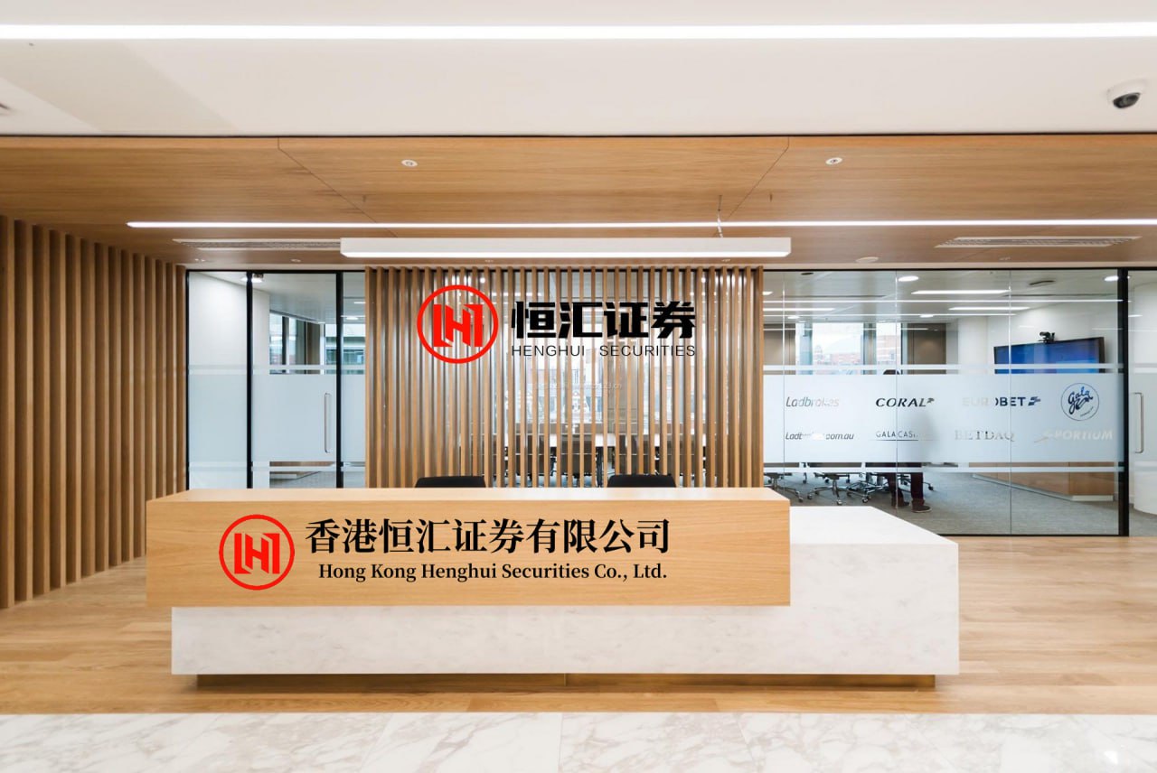 配资猫 聪明的男人都会去讨一个丑老婆。 老婆越丑，你的生活就越稳定，你的人生